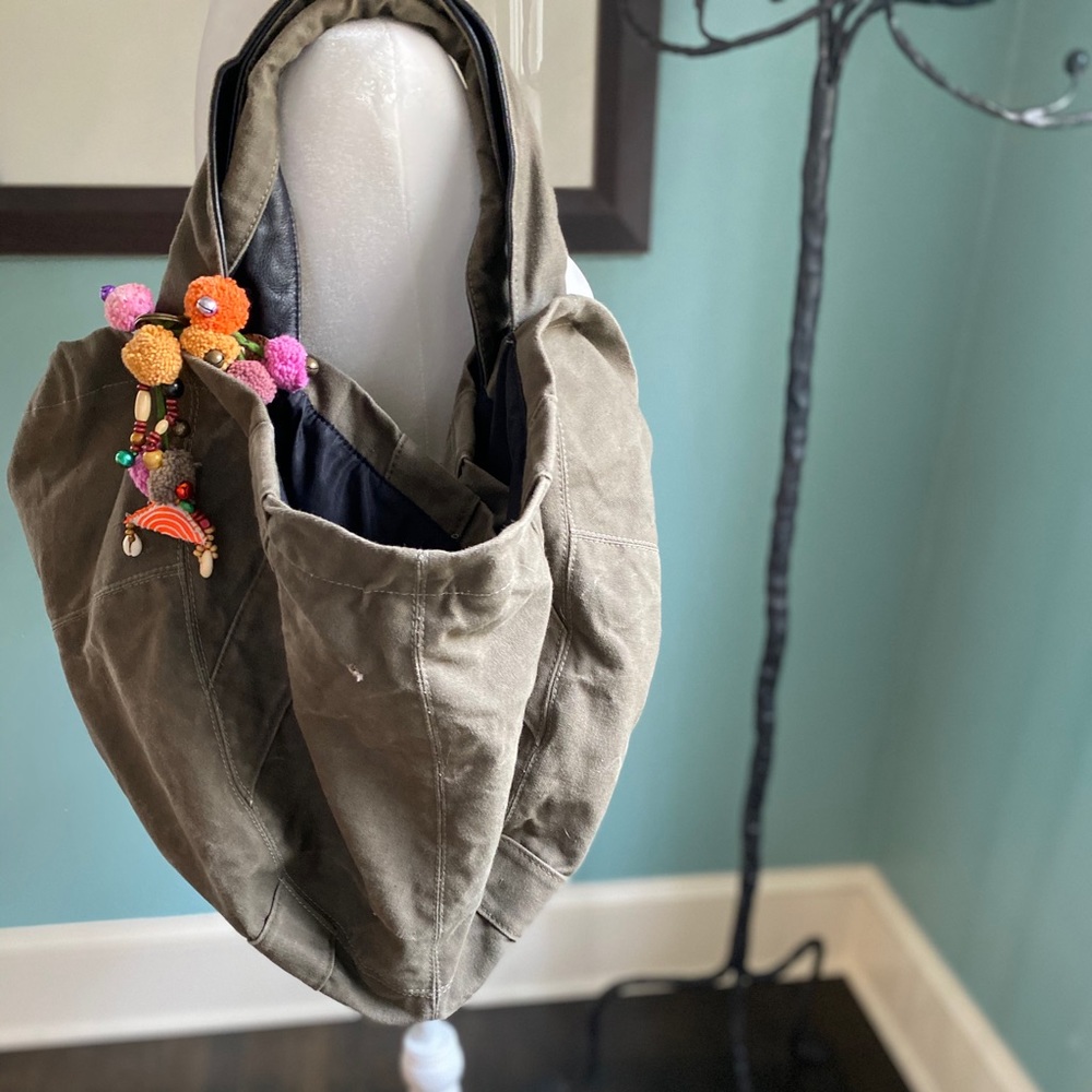 Tylie Malibu Shoulder Bag NWOT